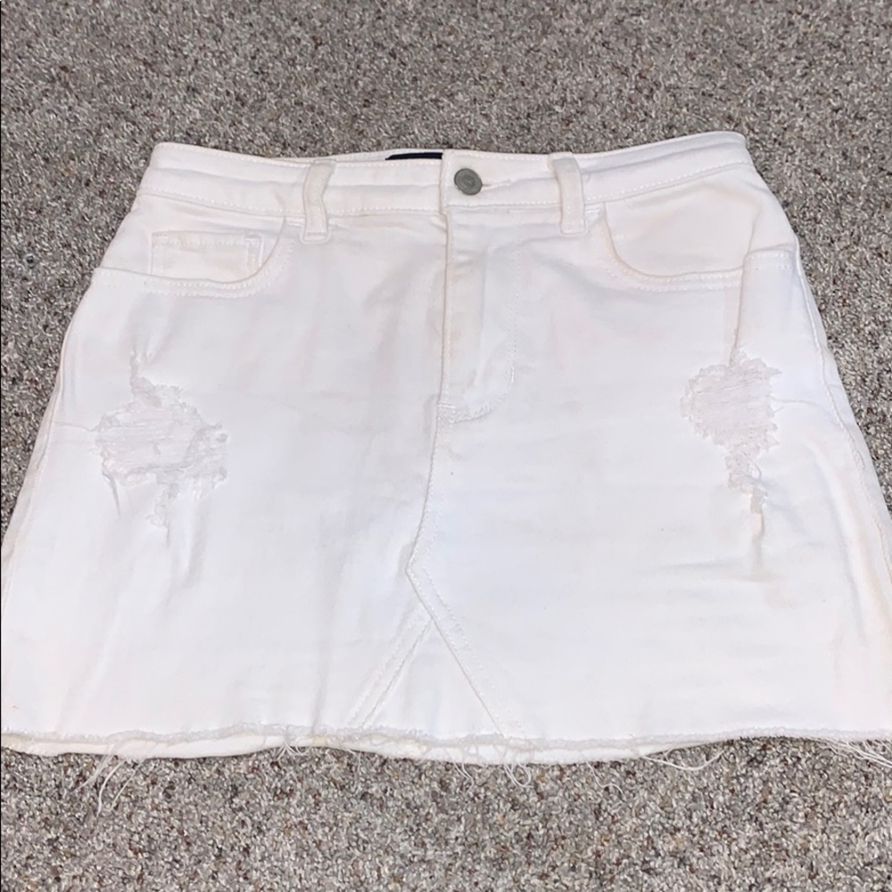 White denim skirt